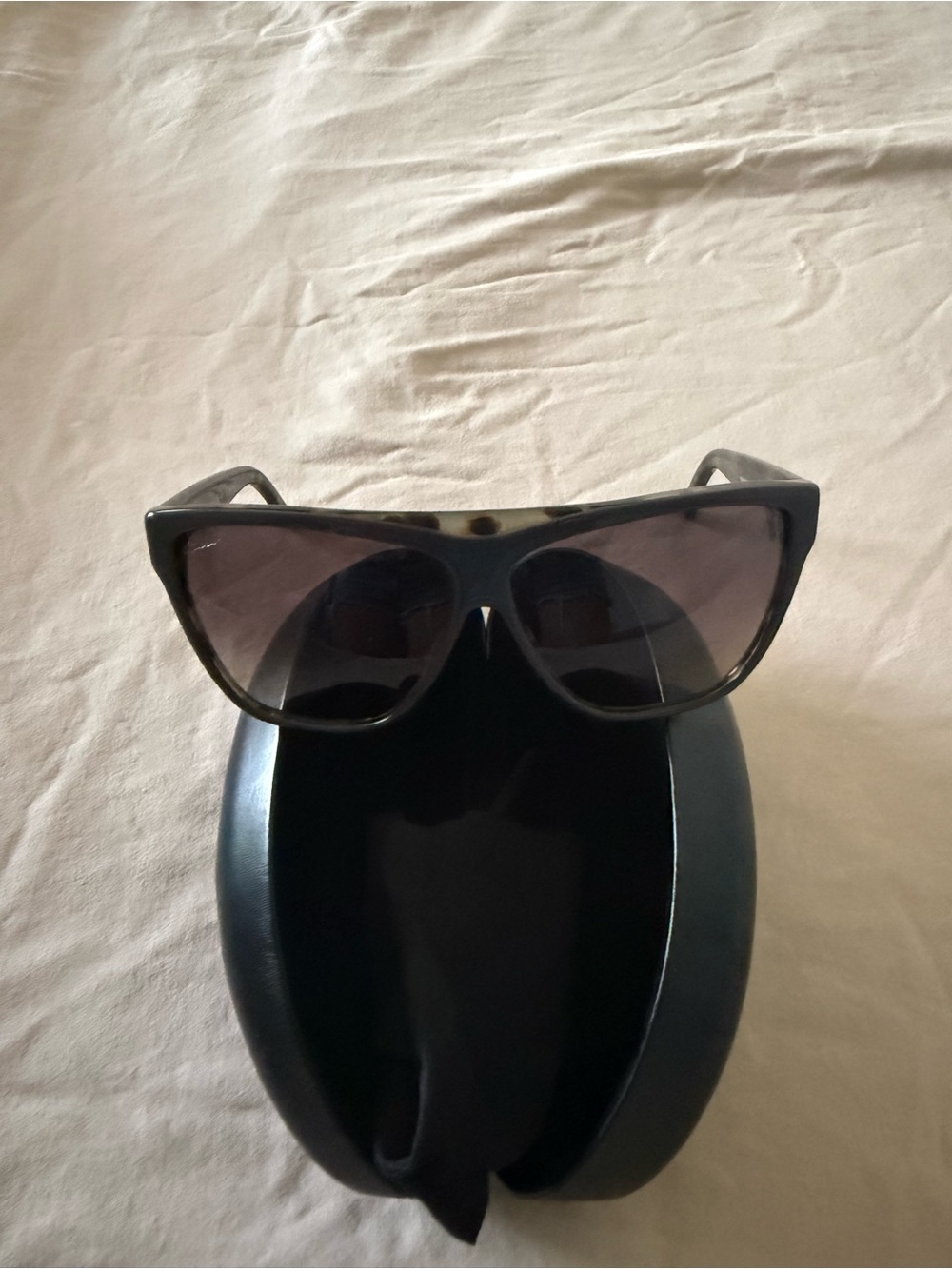 Gucci Blue-Grey Cat-Eye Women's Sunglasses with Dark Lenses